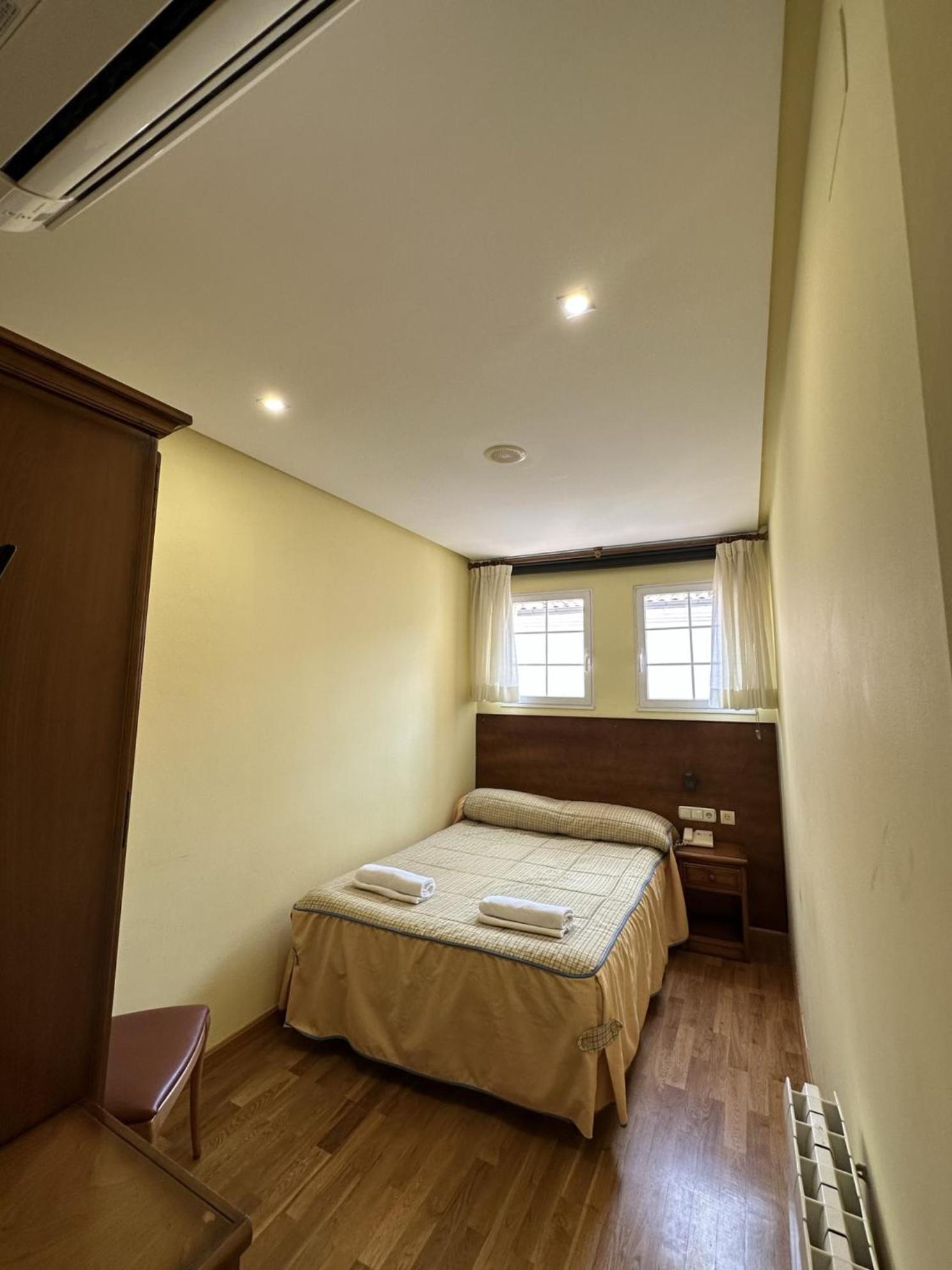 Hostal Restaurante Boccalino León Kültér fotó